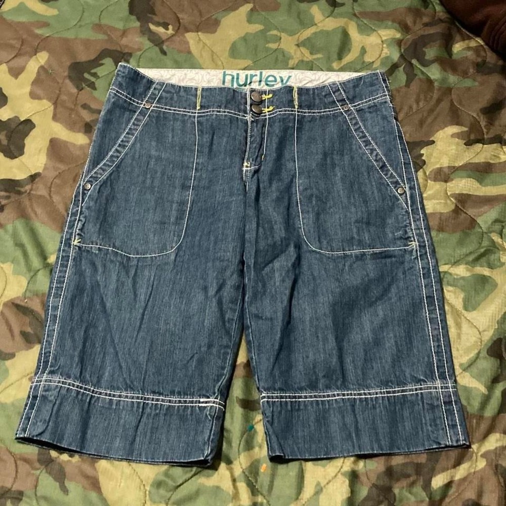 Hurley‎ double button low rise baggy jean shorts